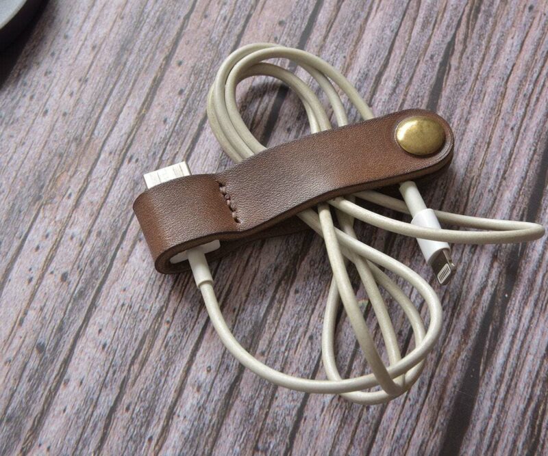 Leather cable organizer TA 044-1