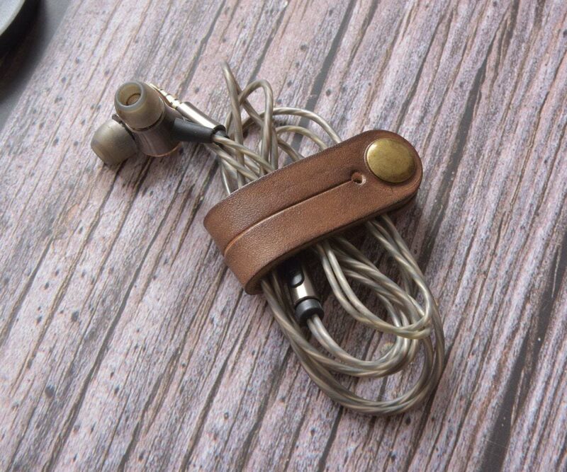 Leather earbud holder TA 045-2
